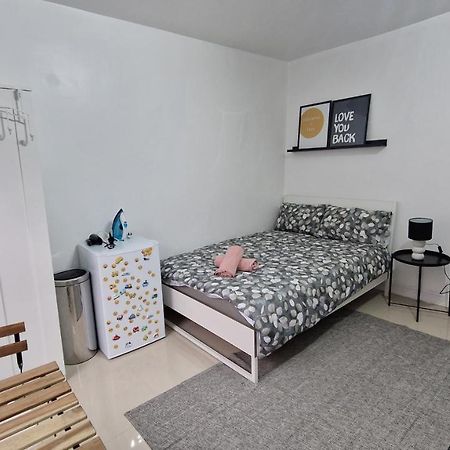 Small Cozy Studio Zone 1 London Luaran gambar