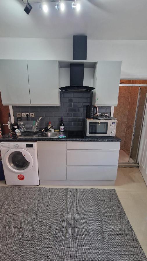 Small Cozy Studio Zone 1 London Luaran gambar